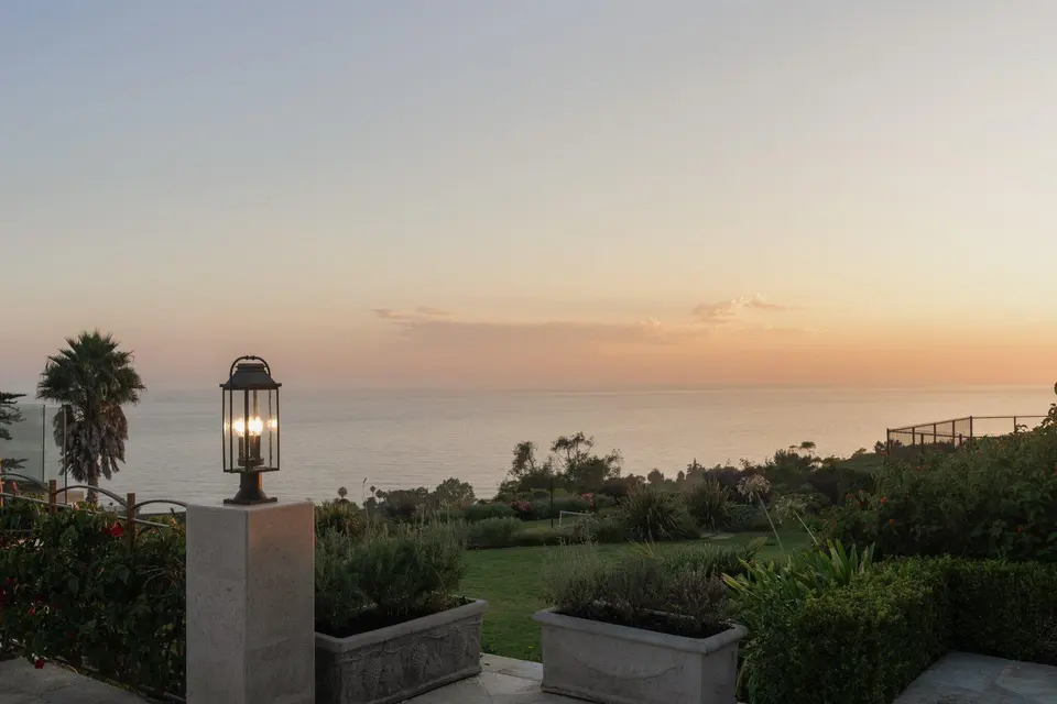 A horizon in evening light