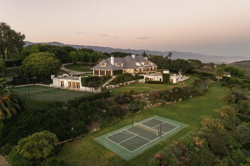 The estate within its coastal setting